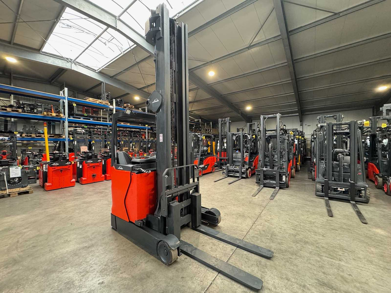 2014 SERVICE+UVV 10/2026 LINDE R14HD TRIPLEX 925CM REACH TRUCK 5,314 HOURS ELECTRIC FORKLIFT CAMERA - Carretilla elevadora: foto 5 2014 SERVICE+UVV 10/2026 LINDE R14HD TRIPLEX 925CM REACH TRUCK 5,314 HOURS ELECTRIC FORKLIFT CAMERA - Carretilla elevadora: foto 5