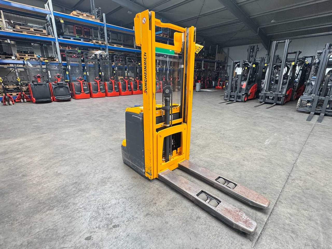 2015 SERVICE+UVV 10/2026 JUNGHEINRICH EJC220 2,000KG STACKER PALLET TRUCK ANT FREE LIFT 4,020 HOURS - Carretilla elevadora: foto 5 2015 SERVICE+UVV 10/2026 JUNGHEINRICH EJC220 2,000KG STACKER PALLET TRUCK ANT FREE LIFT 4,020 HOURS - Carretilla elevadora: foto 5