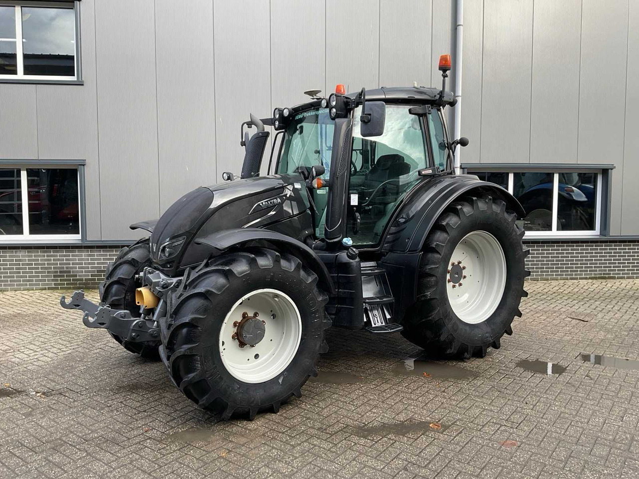 2017 VALTRA N174 DIRECT ALL-WHEEL DRIVE FARM TRACTOR - Tractor: foto 1 2017 VALTRA N174 DIRECT ALL-WHEEL DRIVE FARM TRACTOR - Tractor: foto 1