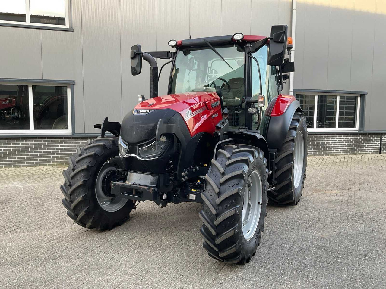 2021 CASE IH VESTRUM 110 CVXDRIVE ALL-WHEEL DRIVE FARM TRACTOR - Tractor: foto 2 2021 CASE IH VESTRUM 110 CVXDRIVE ALL-WHEEL DRIVE FARM TRACTOR - Tractor: foto 2