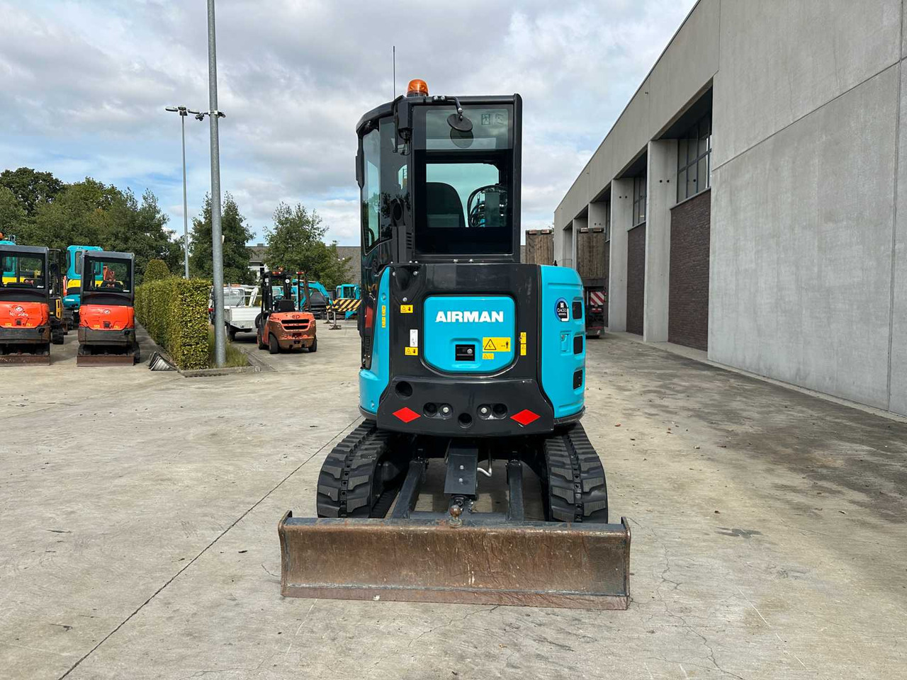 AIRMAN - 2023 - AX33U-7 - MIDI EXCAVATOR - Excavadora: foto 5 AIRMAN - 2023 - AX33U-7 - MIDI EXCAVATOR - Excavadora: foto 5