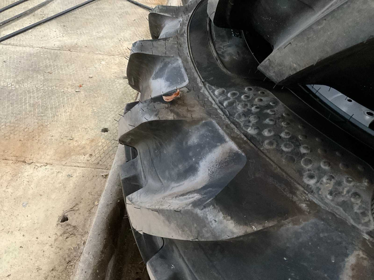 Alliance AgriStar II - Neumáticos y llantas para Tractor: foto 4 Alliance AgriStar II - Neumáticos y llantas para Tractor: foto 4