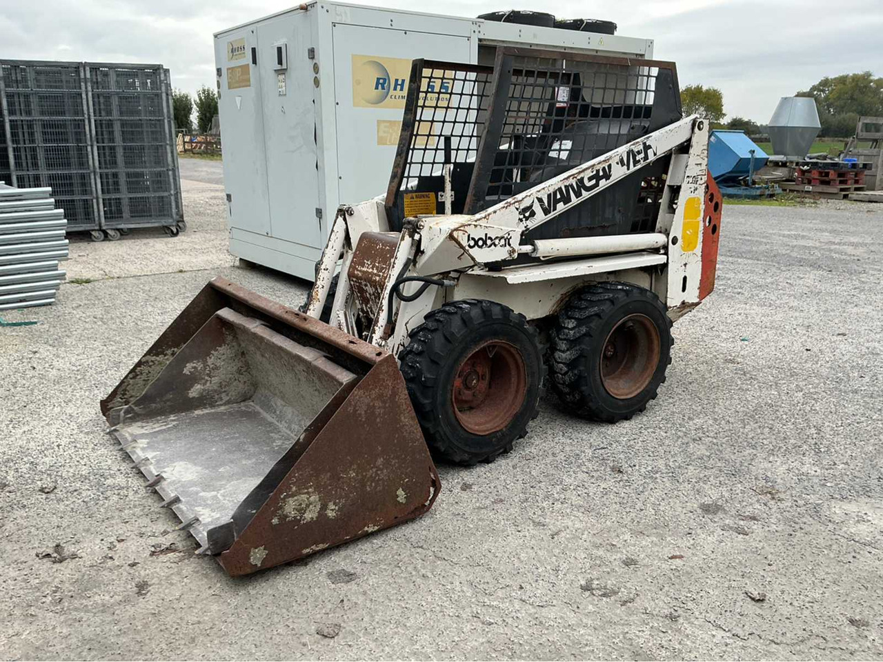 BOBCAT 310 SKID STEER LOADER - Minicargadora de cadenas: foto 1 BOBCAT 310 SKID STEER LOADER - Minicargadora de cadenas: foto 1