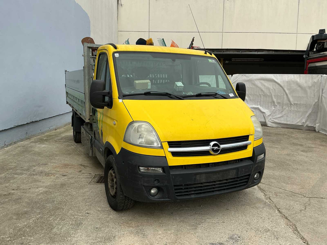 2010 OPEL MOVANO 2.5 CDTI TRANSPORTER FLATBED - Camión: foto 2 2010 OPEL MOVANO 2.5 CDTI TRANSPORTER FLATBED - Camión: foto 2