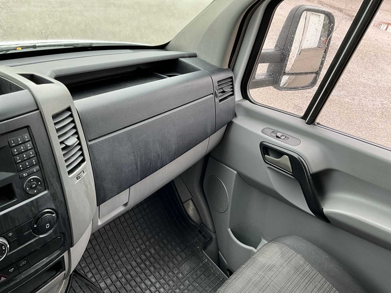 Camión MERCEDES-BENZ SPRINTER TRANSPORTER: foto 8 Camión MERCEDES-BENZ SPRINTER TRANSPORTER: foto 8