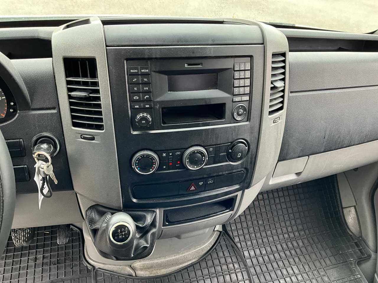 Camión MERCEDES-BENZ SPRINTER TRANSPORTER: foto 10 Camión MERCEDES-BENZ SPRINTER TRANSPORTER: foto 10