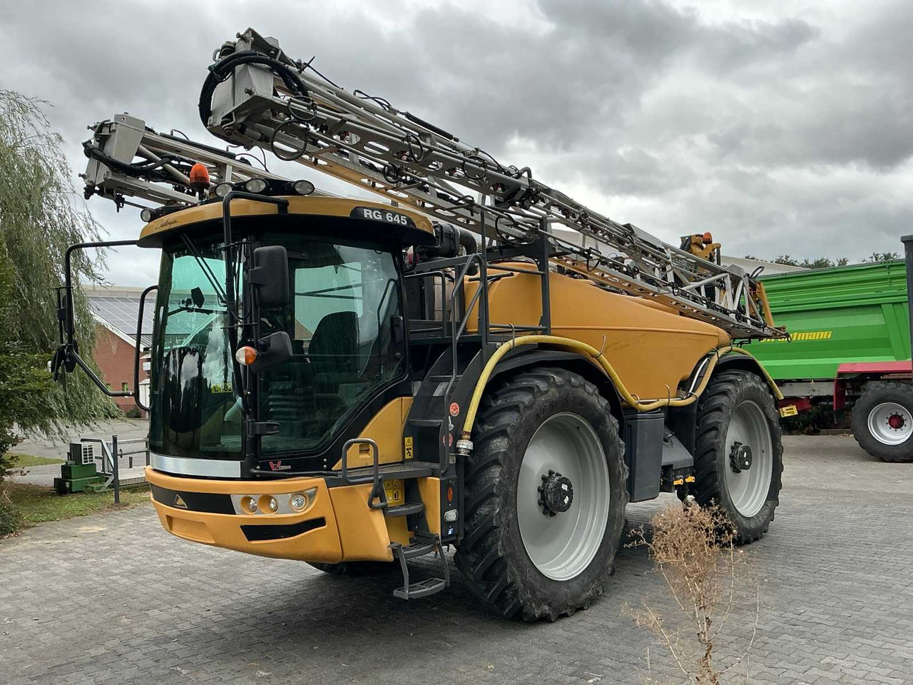 Challenger Rogator RG 645 - Pulverizador: foto 1 Challenger Rogator RG 645 - Pulverizador: foto 1