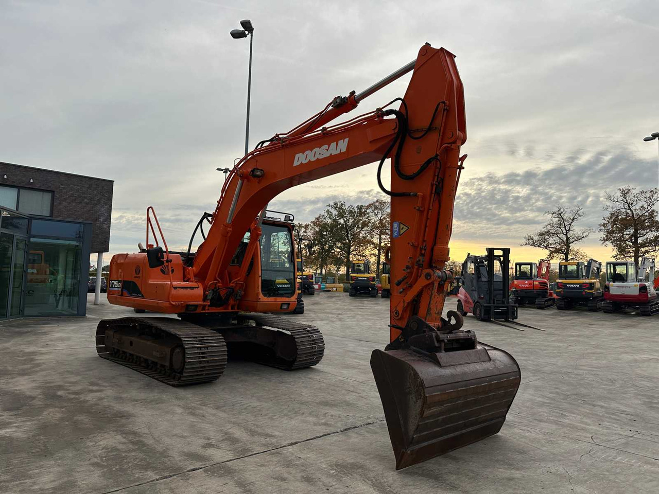 DOOSAN - 2005 - 175 LC-V - CRAWLER EXCAVATOR - Excavadora: foto 3 DOOSAN - 2005 - 175 LC-V - CRAWLER EXCAVATOR - Excavadora: foto 3