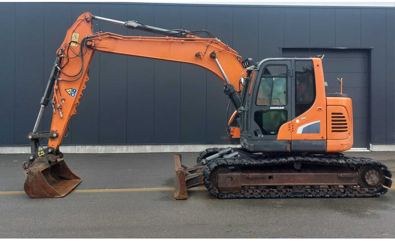 Doosan DX140LCR-5 - Excavadora de cadenas: foto 1 Doosan DX140LCR-5 - Excavadora de cadenas: foto 1
