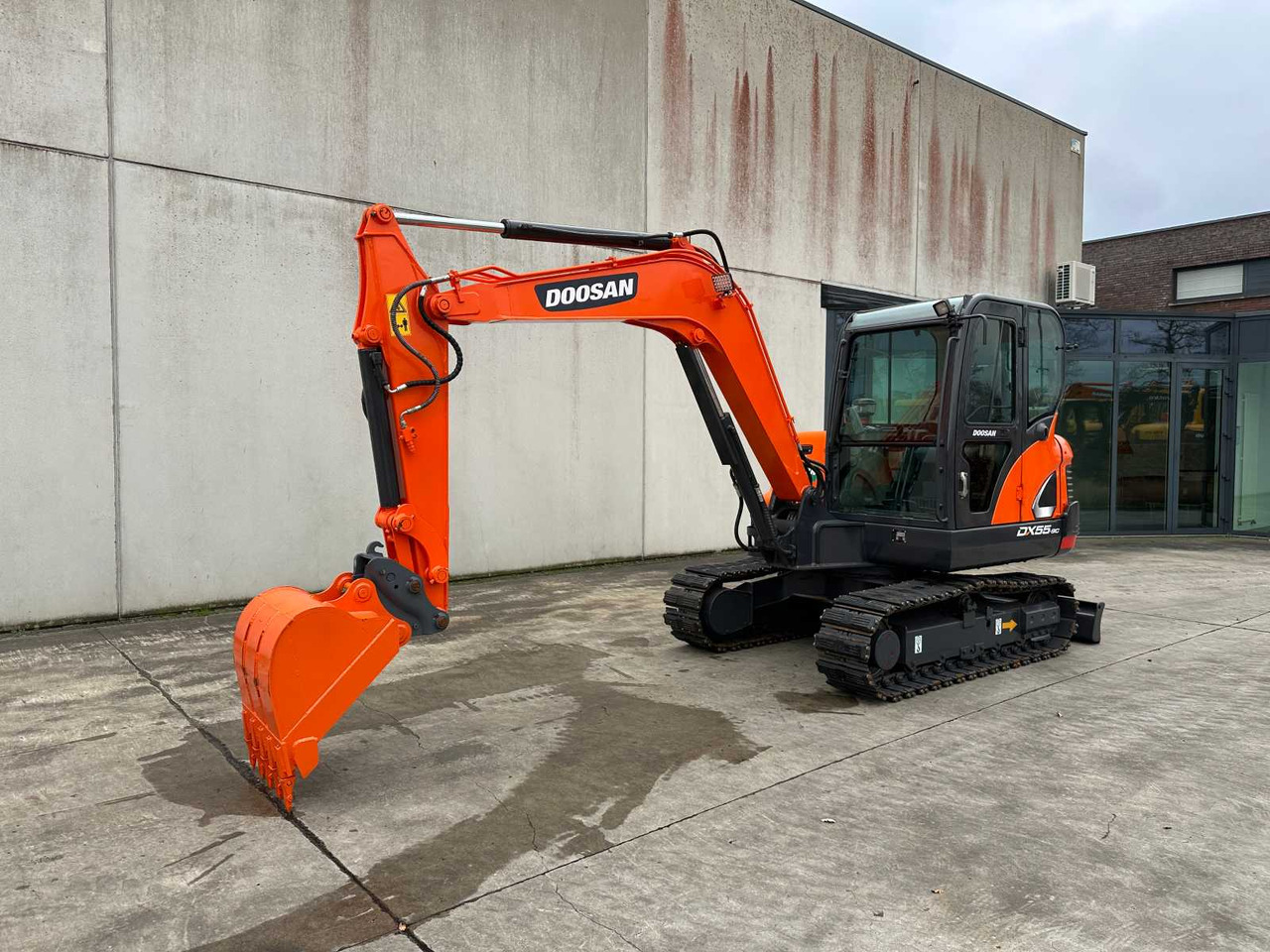Doosan DX55-9C - Excavadora de cadenas: foto 1 Doosan DX55-9C - Excavadora de cadenas: foto 1