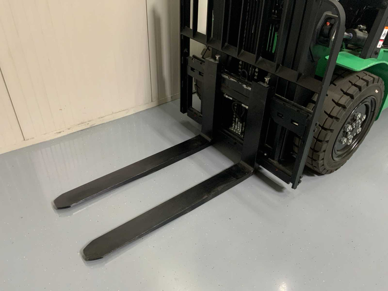 Carretilla elevadora EP - EFXZ-301-H - 4.8M TRIPLEX, LI-ION, FREE-LIFT, SIDE-SHIFT - FORKLIFT: foto 6 Carretilla elevadora EP - EFXZ-301-H - 4.8M TRIPLEX, LI-ION, FREE-LIFT, SIDE-SHIFT - FORKLIFT: foto 6