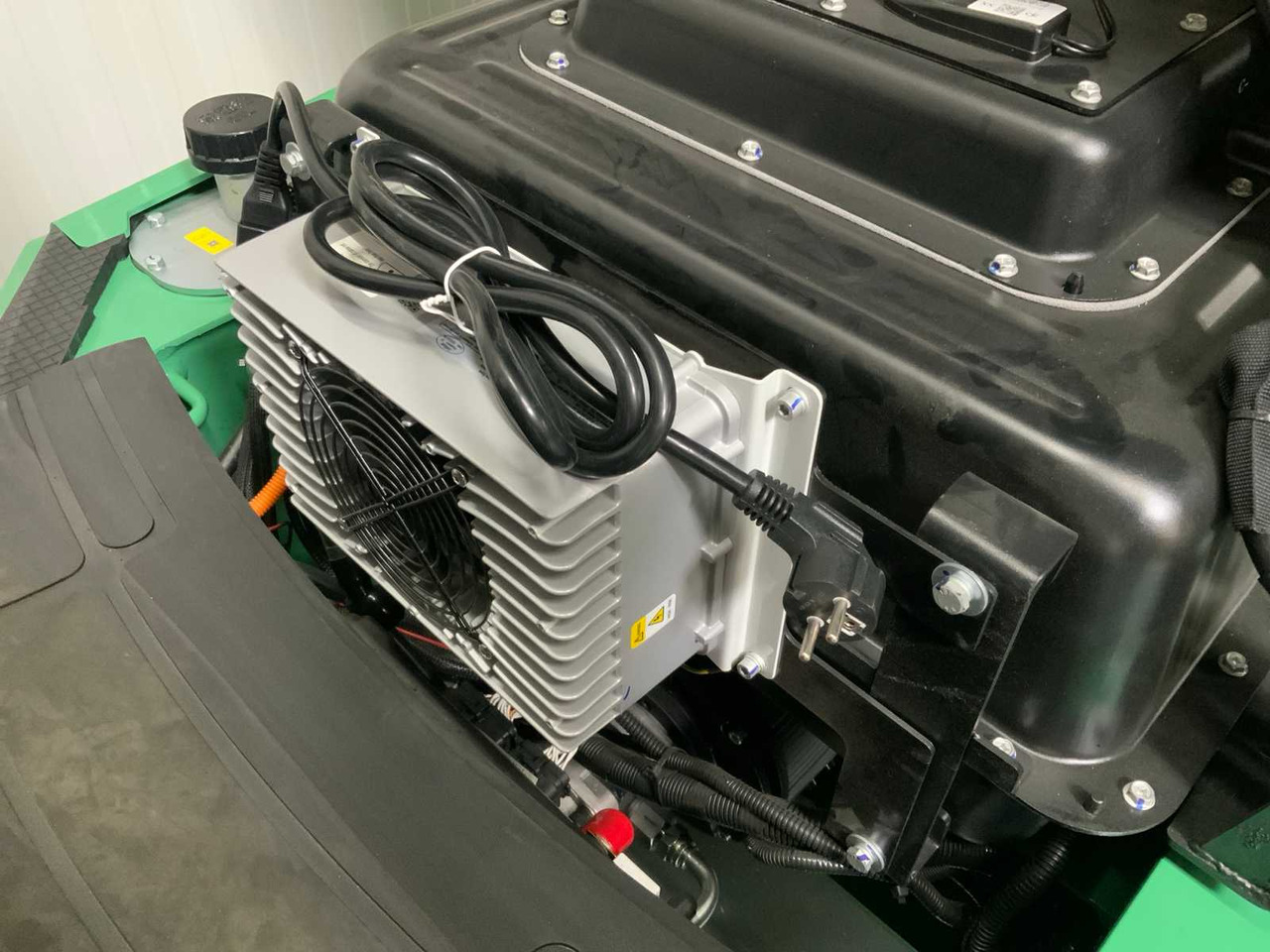 Carretilla elevadora EP - EFXZ-301-H - 4.8M TRIPLEX, LI-ION, FREE-LIFT, SIDE-SHIFT - FORKLIFT: foto 18 Carretilla elevadora EP - EFXZ-301-H - 4.8M TRIPLEX, LI-ION, FREE-LIFT, SIDE-SHIFT - FORKLIFT: foto 18