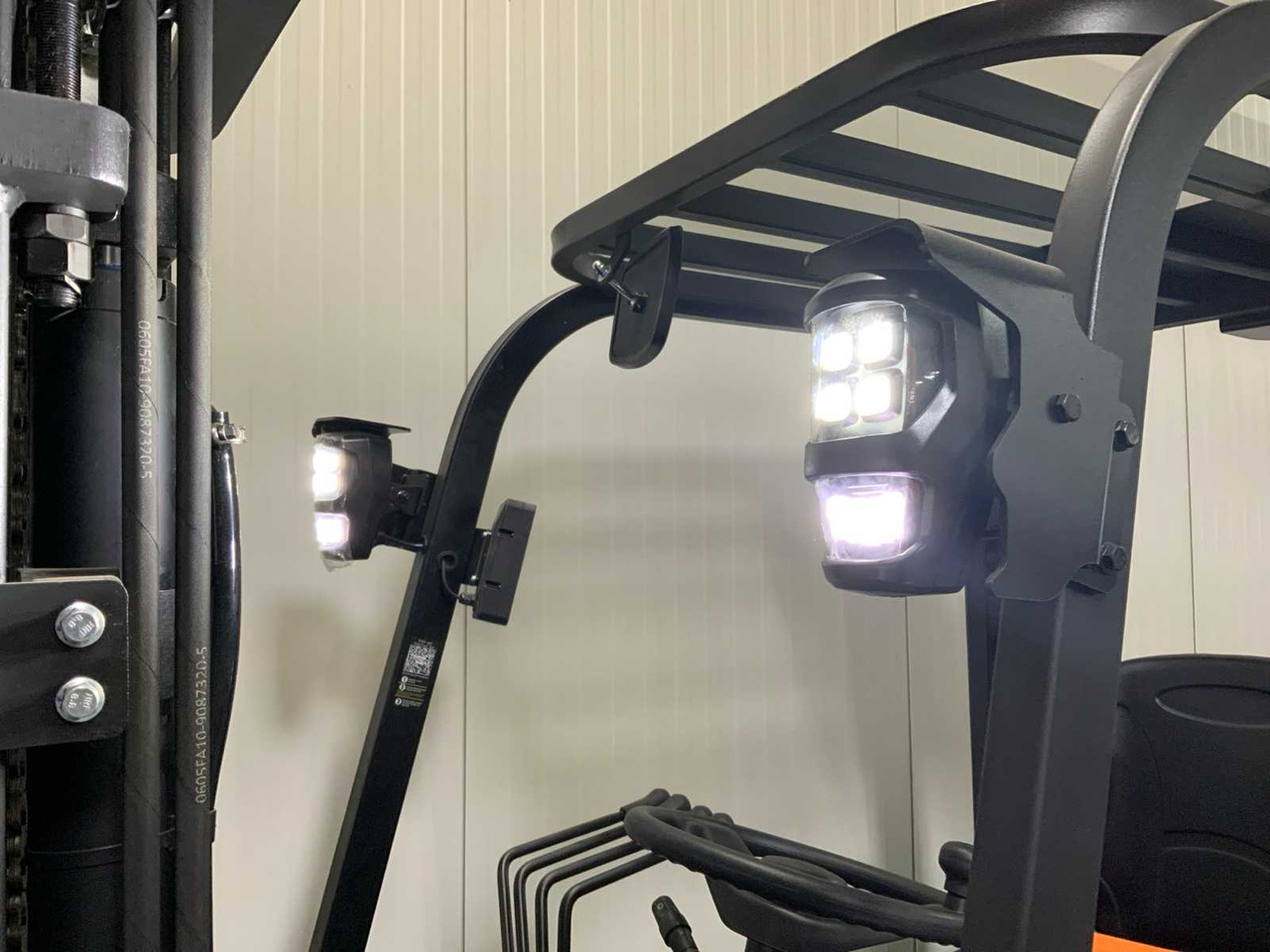 Carretilla elevadora EP - EFXZ-301-H - 4.8M TRIPLEX, LI-ION, FREE-LIFT, SIDE-SHIFT - FORKLIFT: foto 20 Carretilla elevadora EP - EFXZ-301-H - 4.8M TRIPLEX, LI-ION, FREE-LIFT, SIDE-SHIFT - FORKLIFT: foto 20