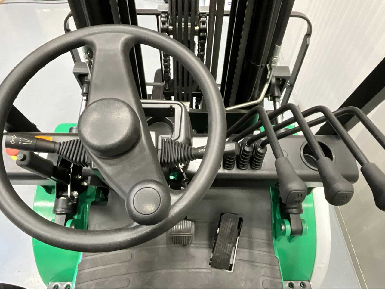 Carretilla elevadora EP - EFXZ-301-H - 4.8M TRIPLEX, LI-ION, FREE-LIFT, SIDE-SHIFT - FORKLIFT: foto 11 Carretilla elevadora EP - EFXZ-301-H - 4.8M TRIPLEX, LI-ION, FREE-LIFT, SIDE-SHIFT - FORKLIFT: foto 11