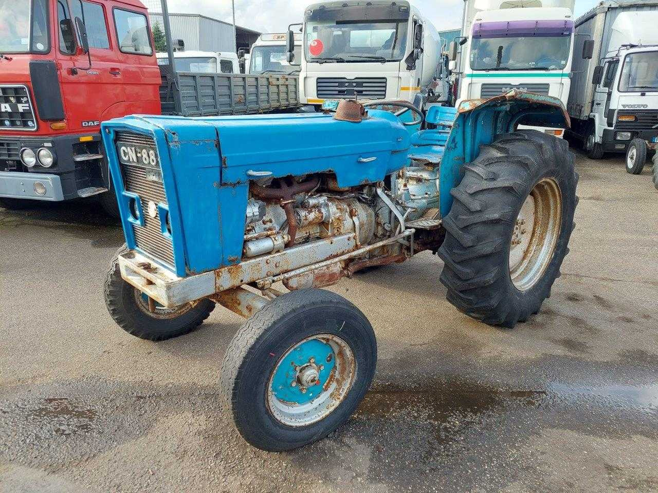 Ebro 7007 A - Tractor: foto 1 Ebro 7007 A - Tractor: foto 1