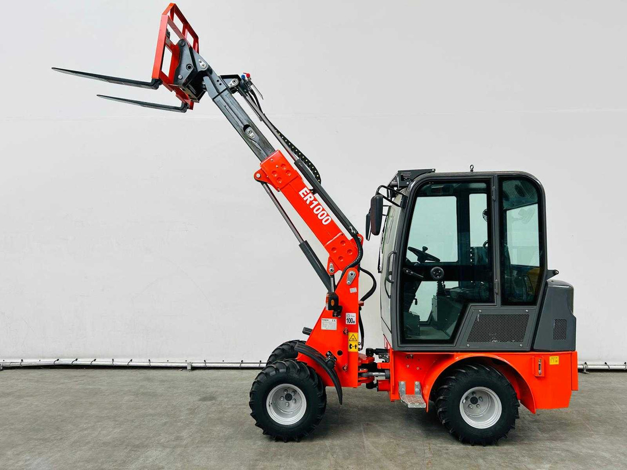 Everun EVERUN - 2025 - ER1000 - TELESCOPIC ARTICULATED WHEEL LOADER KUBOTA EURO5 - Cargadora de ruedas: foto 3 Everun EVERUN - 2025 - ER1000 - TELESCOPIC ARTICULATED WHEEL LOADER KUBOTA EURO5 - Cargadora de ruedas: foto 3