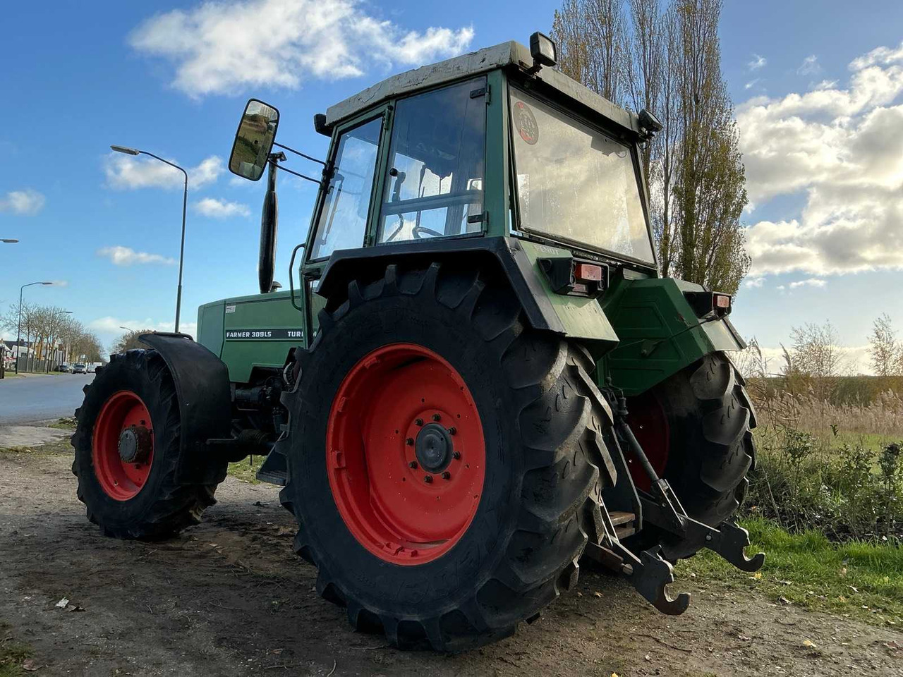 FENDT FARMER 309 LSA TURBOMATIK FOUR-WHEEL DRIVE AGRICULTURAL TRACTOR - Tractor: foto 3 FENDT FARMER 309 LSA TURBOMATIK FOUR-WHEEL DRIVE AGRICULTURAL TRACTOR - Tractor: foto 3