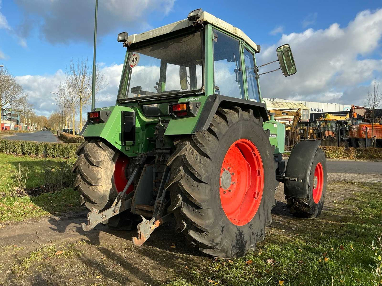 FENDT FARMER 309 LSA TURBOMATIK FOUR-WHEEL DRIVE AGRICULTURAL TRACTOR - Tractor: foto 5 FENDT FARMER 309 LSA TURBOMATIK FOUR-WHEEL DRIVE AGRICULTURAL TRACTOR - Tractor: foto 5