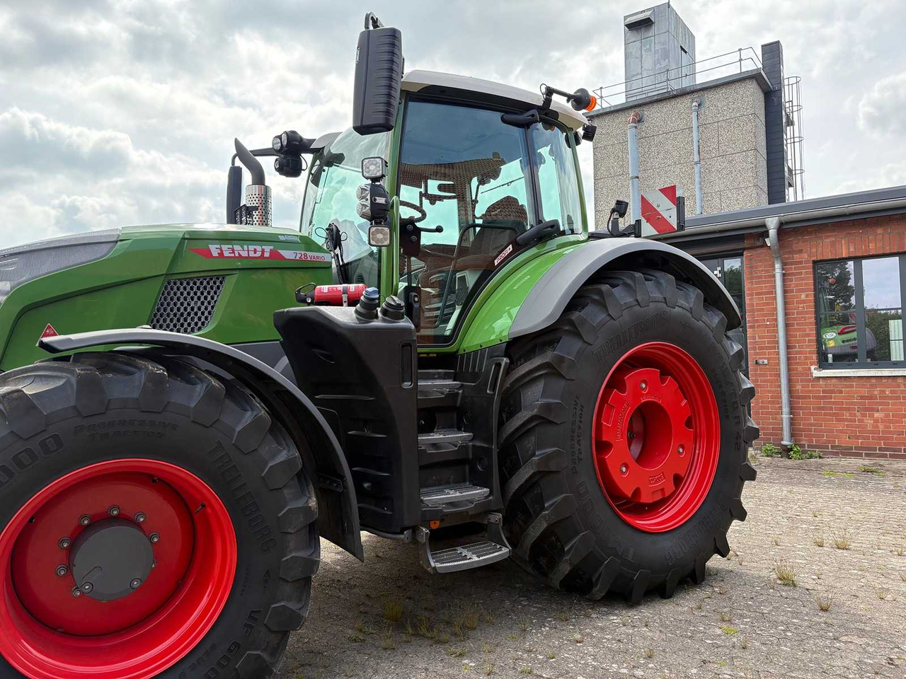 Fendt 728 Vario Gen7 Profi+ Setting2 - Tractor: foto 2 Fendt 728 Vario Gen7 Profi+ Setting2 - Tractor: foto 2