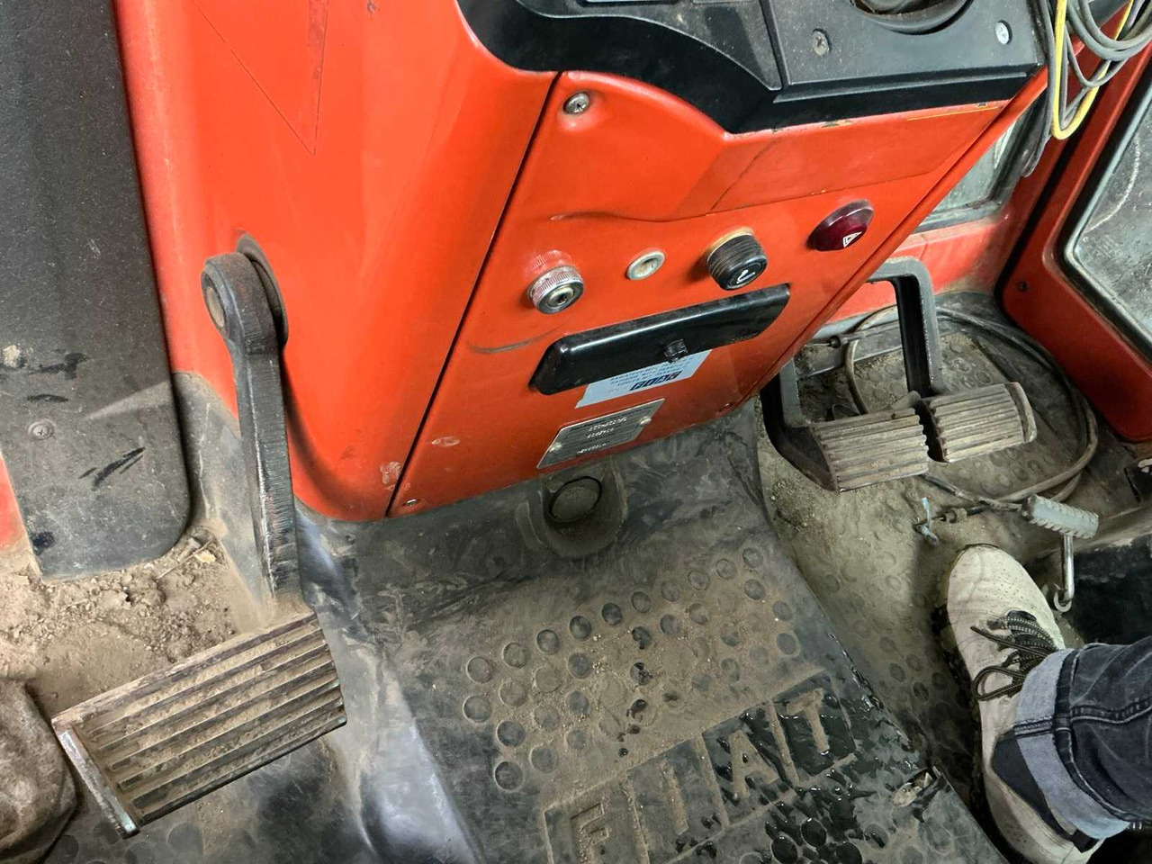 Tractor Fiat 100-90 DT: foto 25