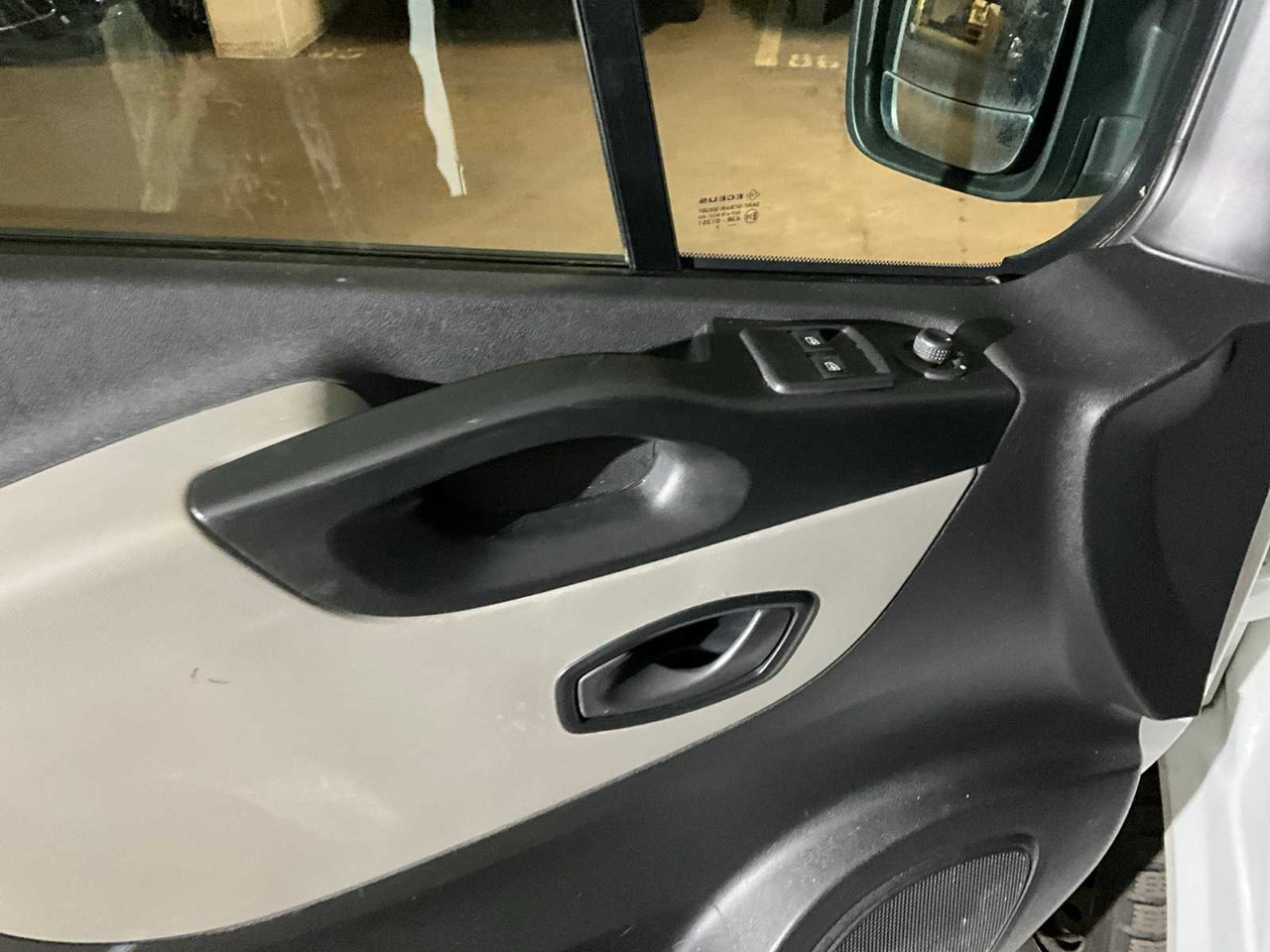 Furgoneta RENAULT TRAFIC VANS: foto 17