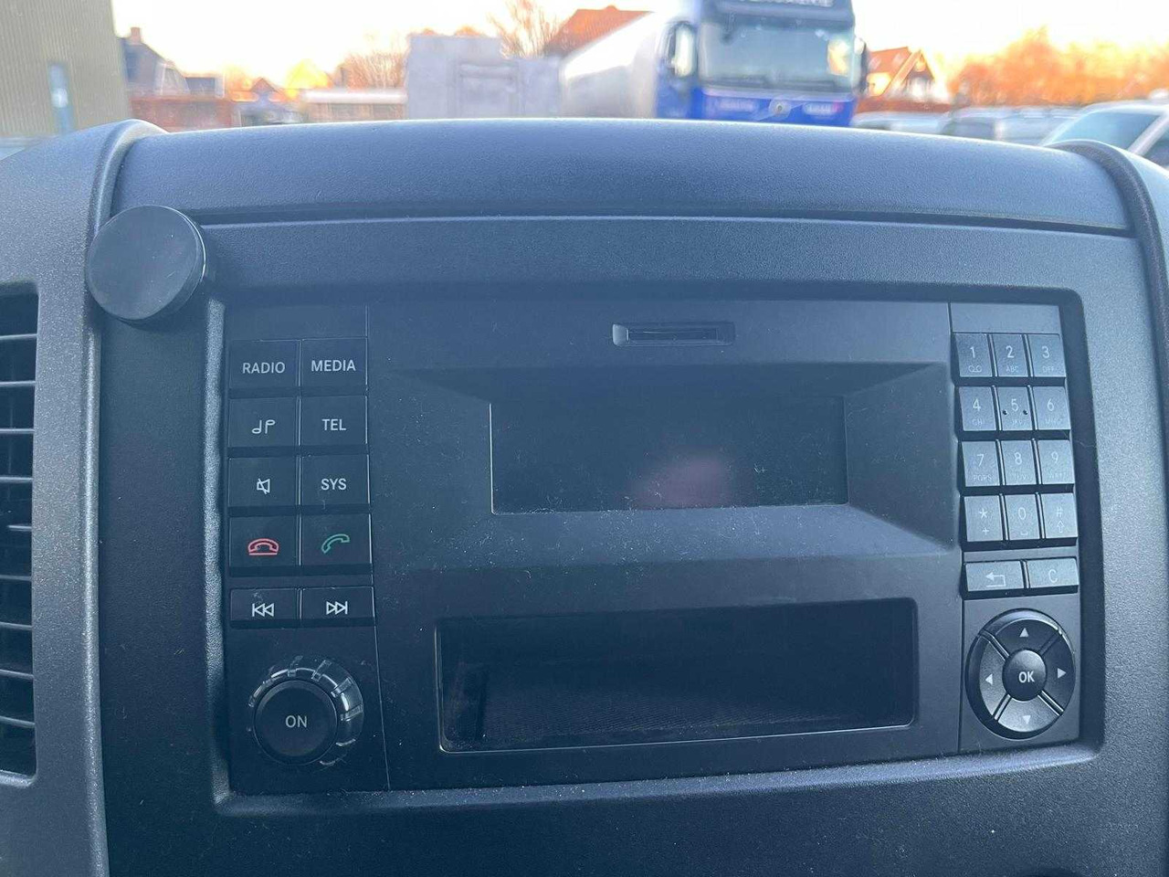 Furgoneta VOLKSWAGEN CRAFTER 35 2.0 TDI L2H2 | VFH-94-N: foto 16 Furgoneta VOLKSWAGEN CRAFTER 35 2.0 TDI L2H2 | VFH-94-N: foto 16