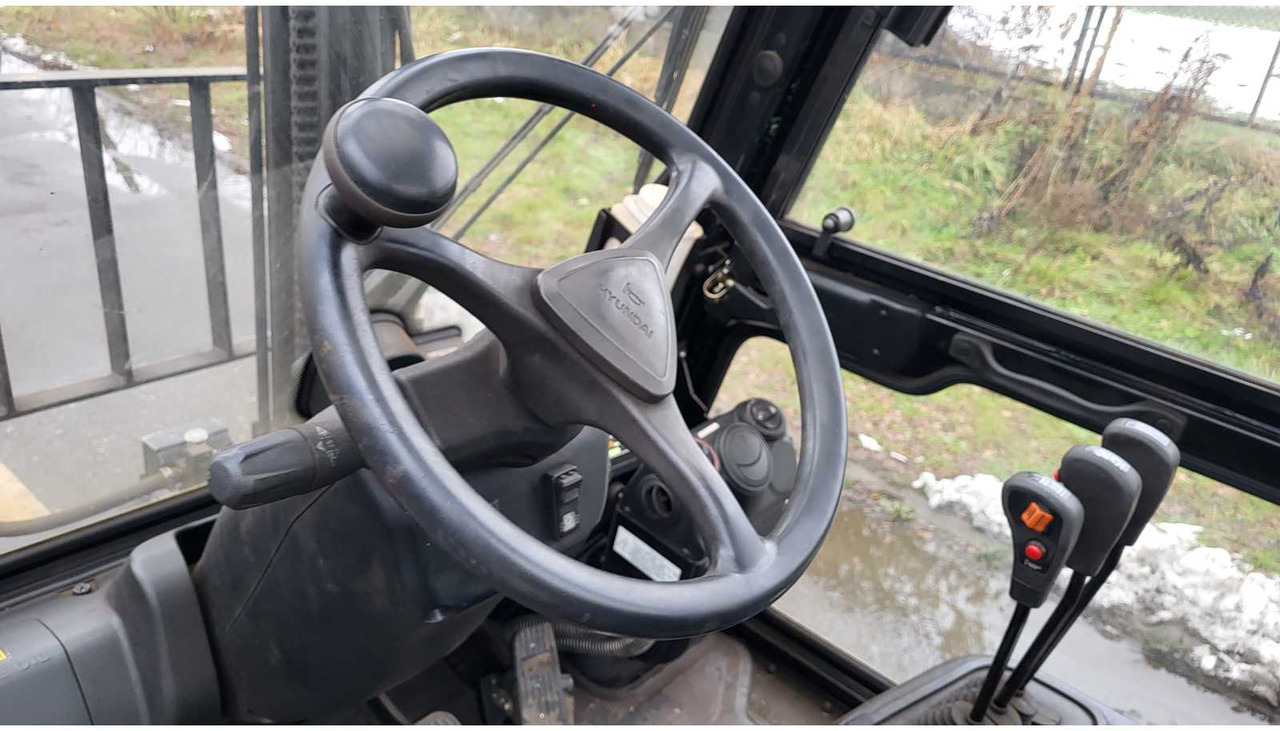 HYUNDAI 30D-9 DISEL FORKLIFT - Carretilla elevadora: foto 5 HYUNDAI 30D-9 DISEL FORKLIFT - Carretilla elevadora: foto 5