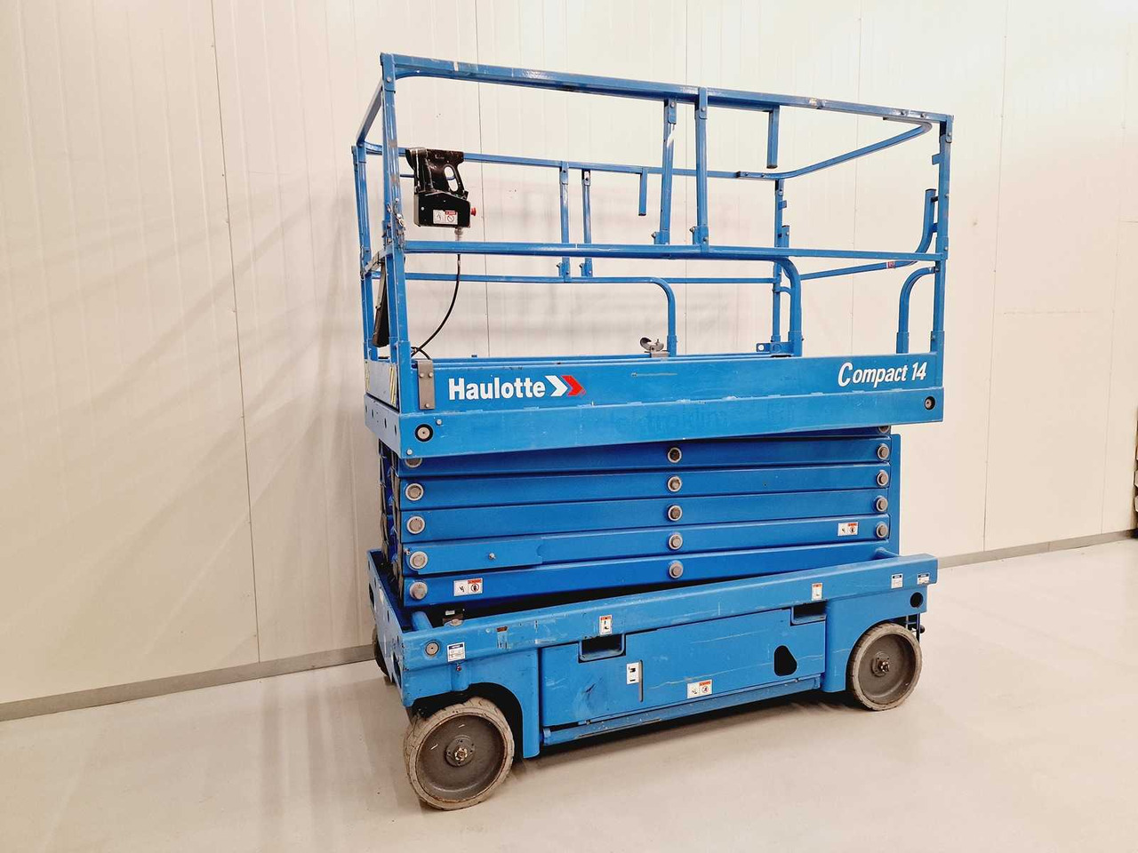 Haulotte Compact 14 - Plataforma elevadora: foto 5 Haulotte Compact 14 - Plataforma elevadora: foto 5