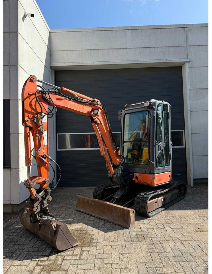 Hitachi ZX30U-2 CLR - Miniexcavadora: foto 5 Hitachi ZX30U-2 CLR - Miniexcavadora: foto 5