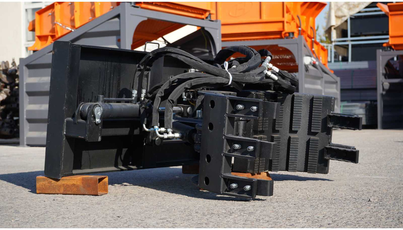 Rhino-cross Grapple claw - Implemento para Maquinaria de construcción: foto 3 Rhino-cross Grapple claw - Implemento para Maquinaria de construcción: foto 3