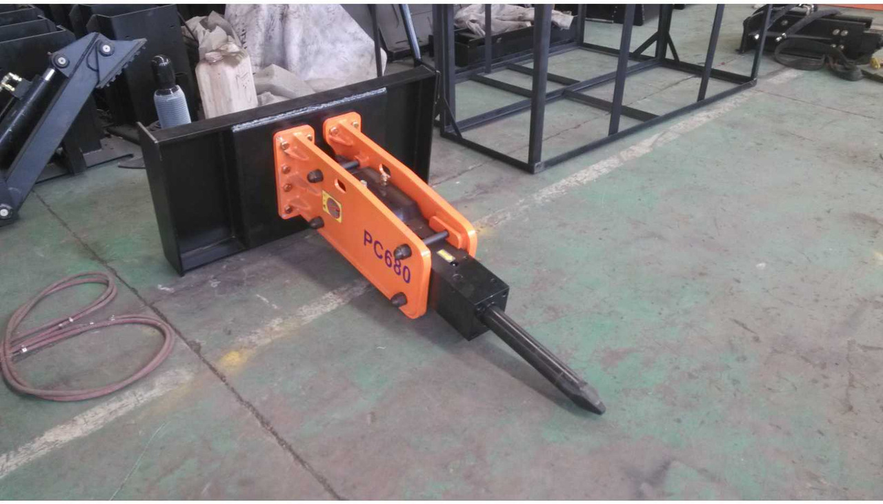Rhino-cross hydraulic breaker sloop hamer - Implemento para Maquinaria de construcción: foto 4 Rhino-cross hydraulic breaker sloop hamer - Implemento para Maquinaria de construcción: foto 4