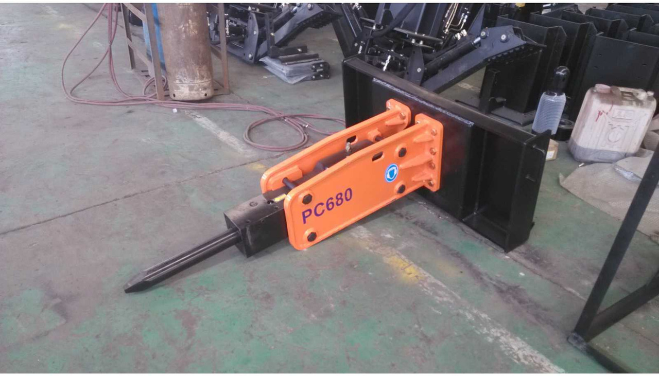 Rhino-cross hydraulic breaker sloop hamer - Implemento para Maquinaria de construcción: foto 3 Rhino-cross hydraulic breaker sloop hamer - Implemento para Maquinaria de construcción: foto 3