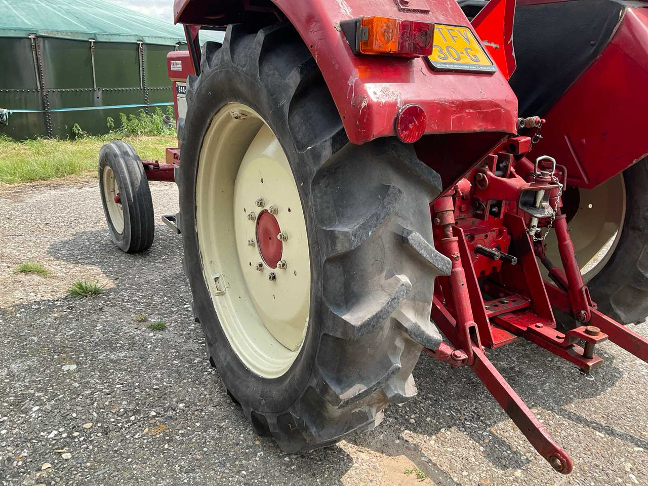 Tractor International 844-S: foto 21