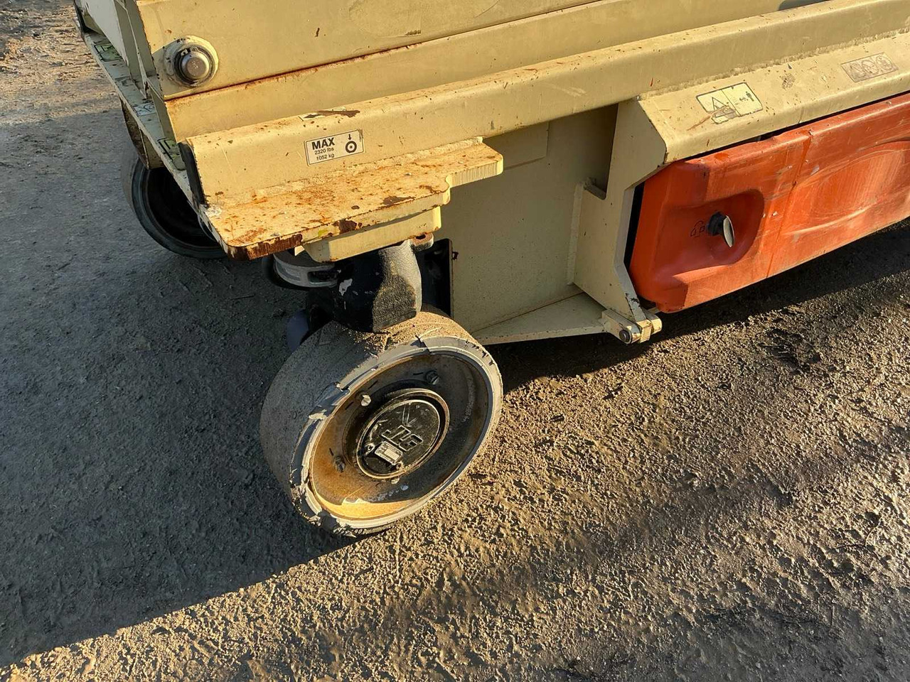 Plataforma elevadora JLG - 3246ES - AERIAL WORK PLATFORMS - 2011 (ESN11811014): foto 7 Plataforma elevadora JLG - 3246ES - AERIAL WORK PLATFORMS - 2011 (ESN11811014): foto 7