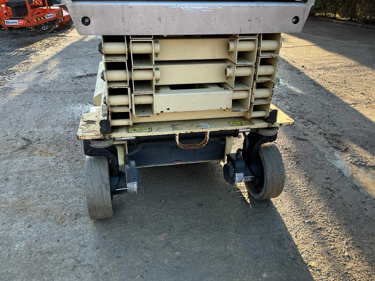 Plataforma elevadora JLG - 3246ES - AERIAL WORK PLATFORMS - 2011 (ESN11811014): foto 6 Plataforma elevadora JLG - 3246ES - AERIAL WORK PLATFORMS - 2011 (ESN11811014): foto 6