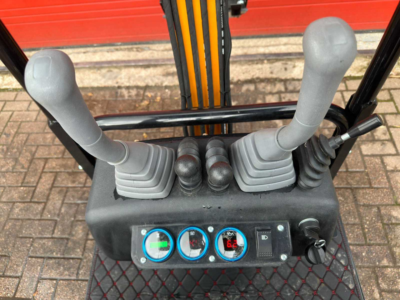 Miniexcavadora JPC HT12 Geel: foto 13