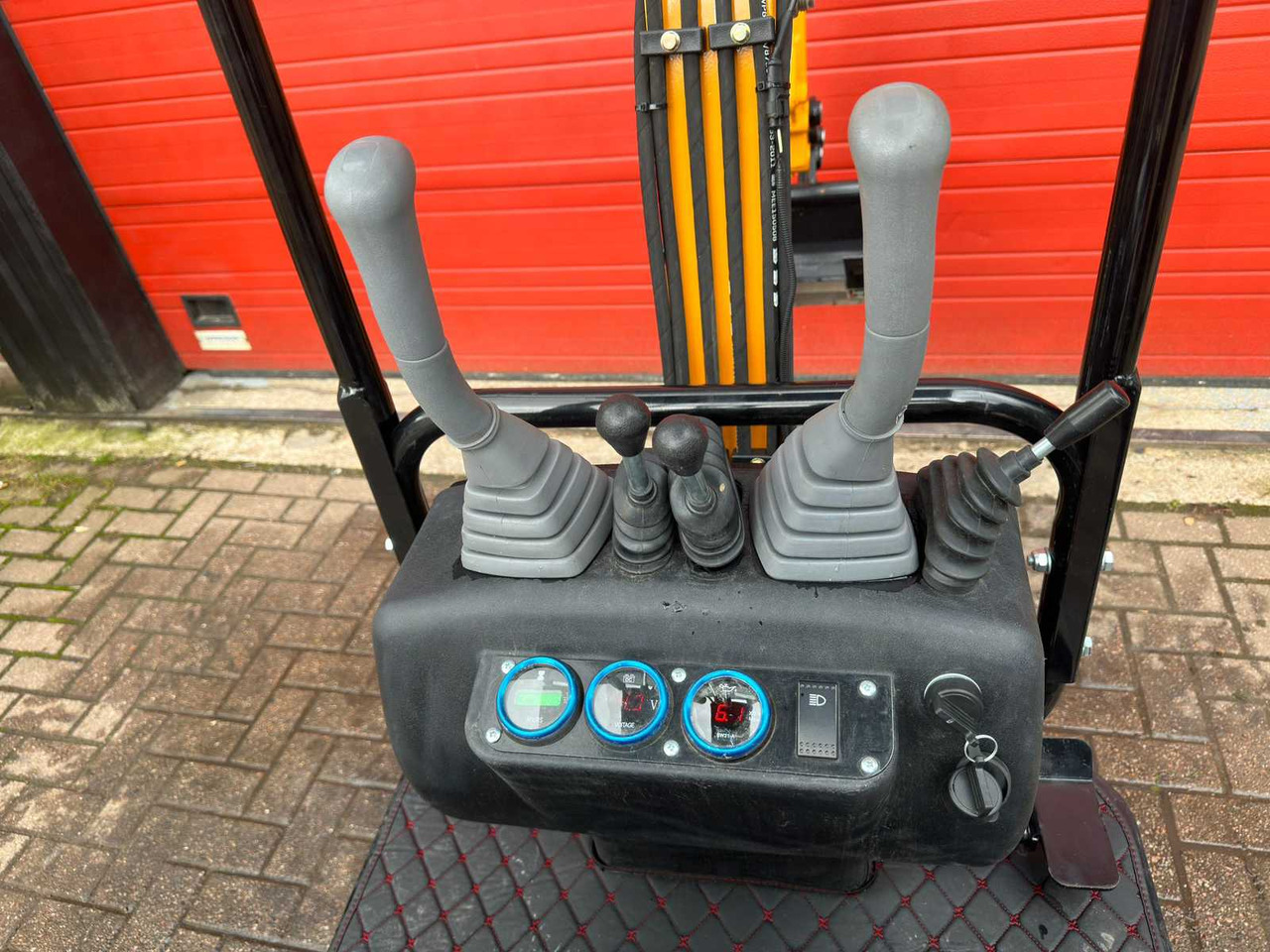 Miniexcavadora JPC HT12 Geel: foto 9