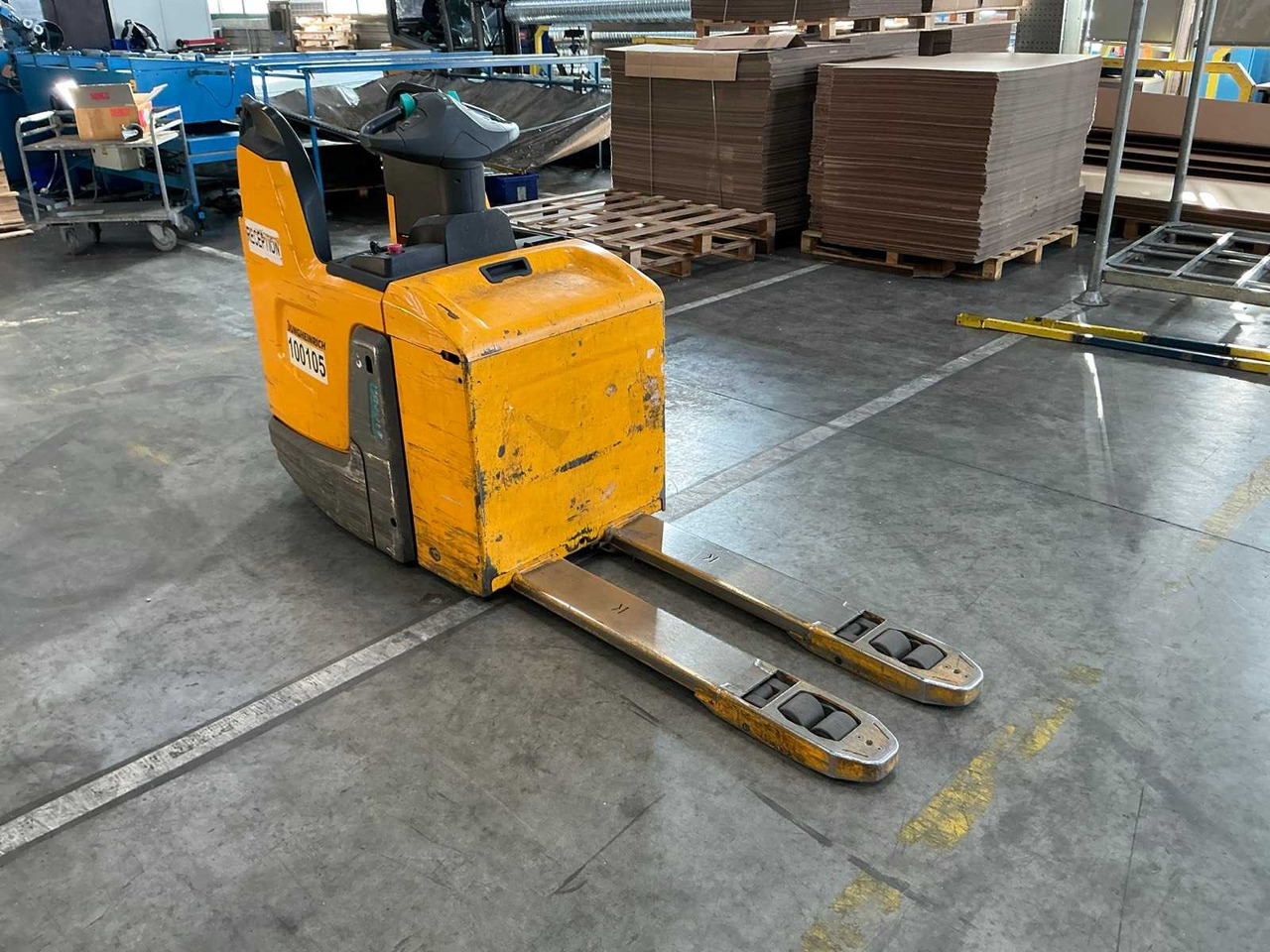 JUNGHEINRICH - 2018 - ERE 225 - FORKLIFT - Carretilla elevadora: foto 3 JUNGHEINRICH - 2018 - ERE 225 - FORKLIFT - Carretilla elevadora: foto 3