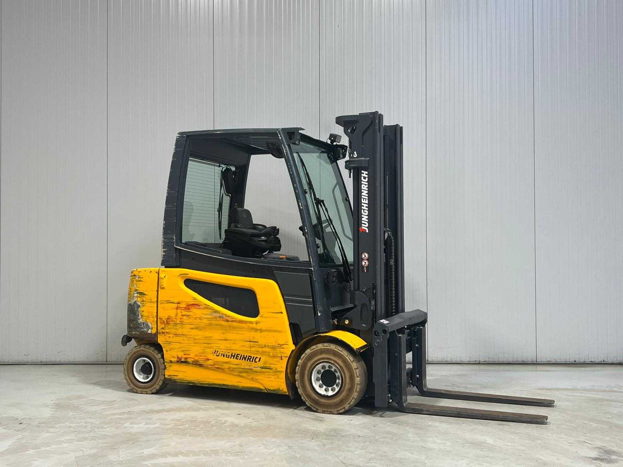 JUNGHEINRICH - EFG425K - FORKLIFT - TRIPLEX - FREE-LIFT - Carretilla elevadora: foto 1 JUNGHEINRICH - EFG425K - FORKLIFT - TRIPLEX - FREE-LIFT - Carretilla elevadora: foto 1