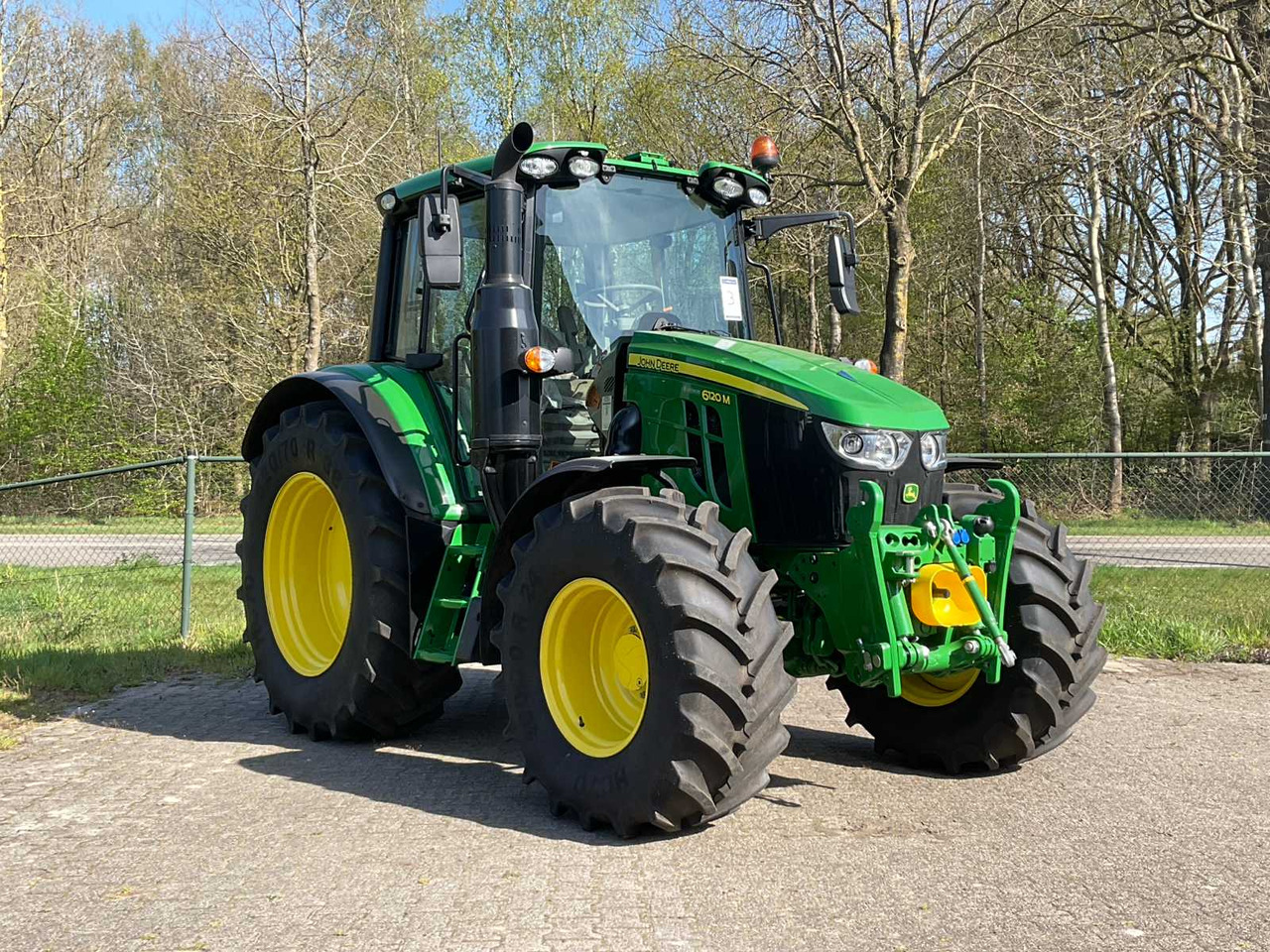 John Deere 6120M - Tractor: foto 4 John Deere 6120M - Tractor: foto 4