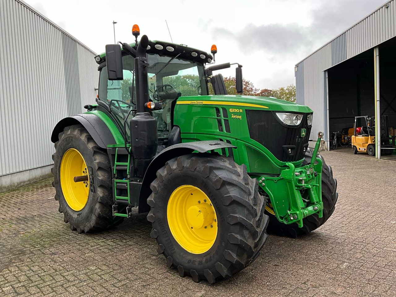 John Deere 6230R - Tractor: foto 4 John Deere 6230R - Tractor: foto 4