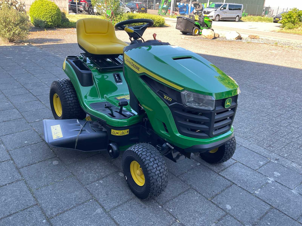 John Deere X107 - Cortacésped: foto 4 John Deere X107 - Cortacésped: foto 4