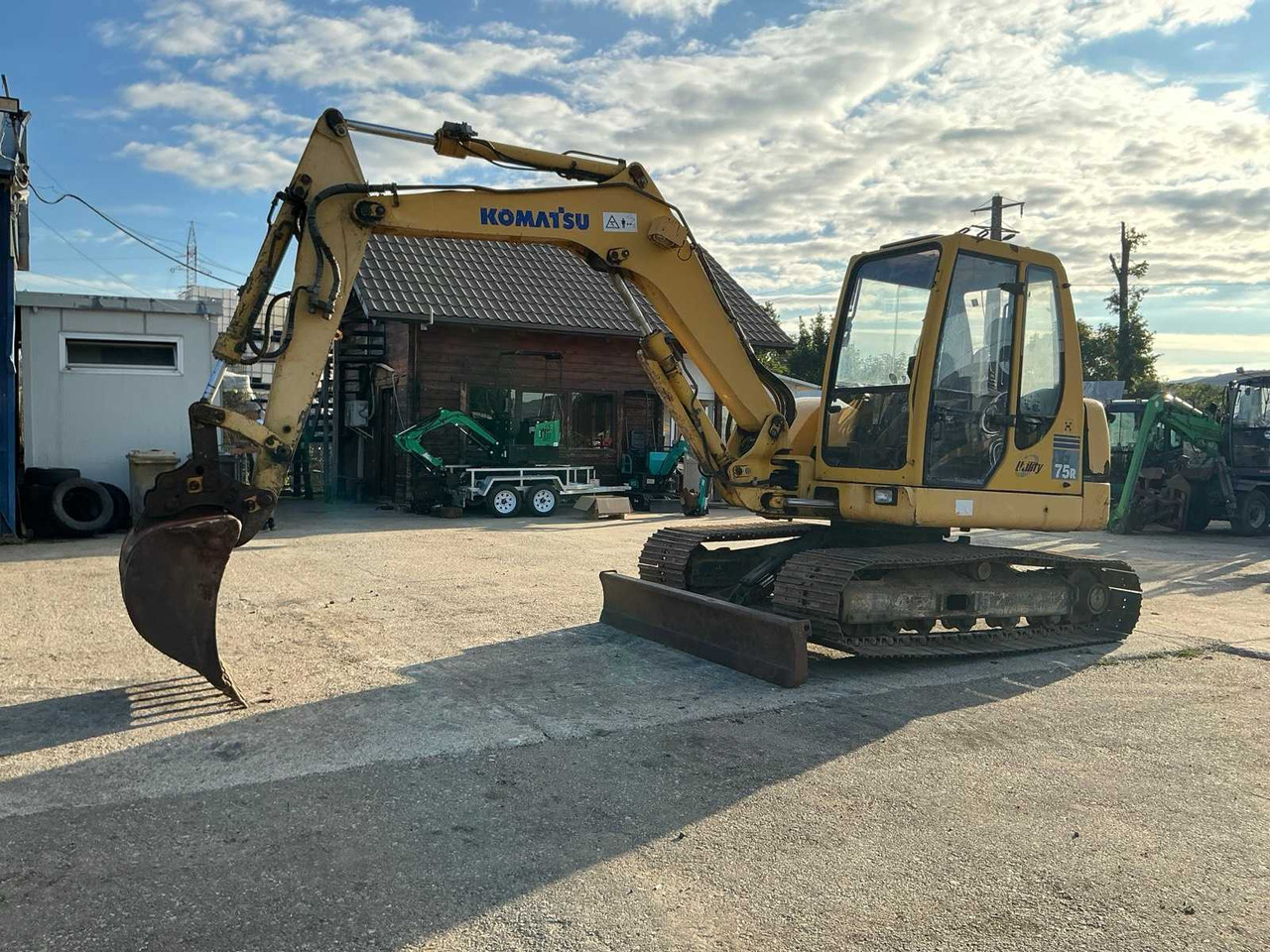 KOMATSU - PC 75R - MIDI-EXCAVATOR - 2004 - Excavadora: foto 3 KOMATSU - PC 75R - MIDI-EXCAVATOR - 2004 - Excavadora: foto 3