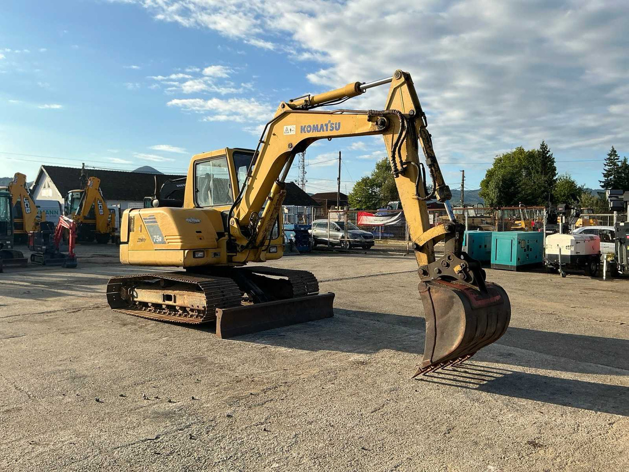 KOMATSU - PC 75R - MIDI-EXCAVATOR - 2004 - Excavadora: foto 1 KOMATSU - PC 75R - MIDI-EXCAVATOR - 2004 - Excavadora: foto 1