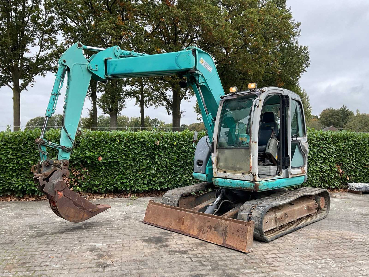 Kobelco SK70SR-1E - Excavadora de cadenas: foto 3 Kobelco SK70SR-1E - Excavadora de cadenas: foto 3