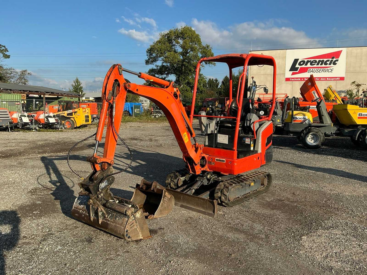 Kubota KX016-4HG - Excavadora de cadenas: foto 1 Kubota KX016-4HG - Excavadora de cadenas: foto 1
