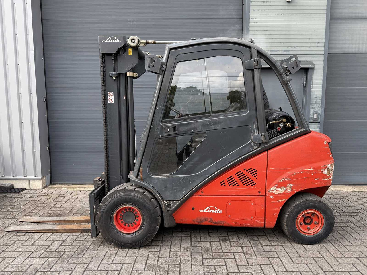 LINDE - 2007 - H30T - FORKLIFT TRUCK - Carretilla elevadora: foto 1 LINDE - 2007 - H30T - FORKLIFT TRUCK - Carretilla elevadora: foto 1