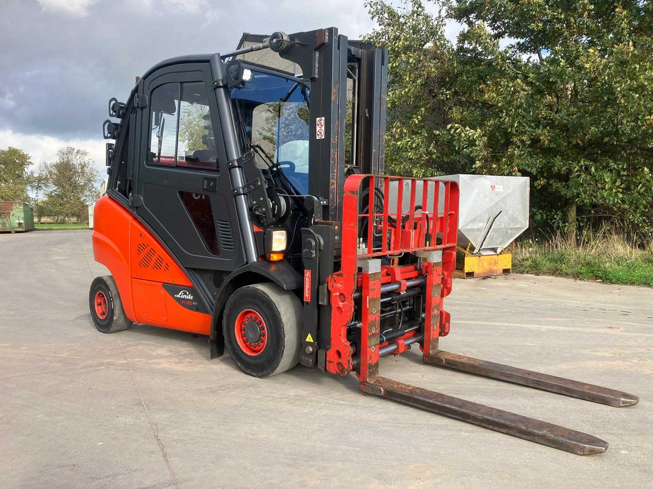 LINDE H35T-02 FORKLIFT 2016 - Carretilla elevadora: foto 4 LINDE H35T-02 FORKLIFT 2016 - Carretilla elevadora: foto 4