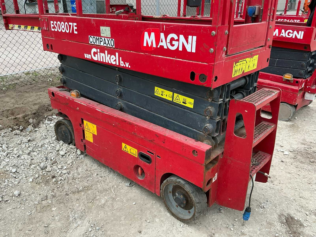 Magni ES0807E - Plataforma elevadora: foto 5 Magni ES0807E - Plataforma elevadora: foto 5