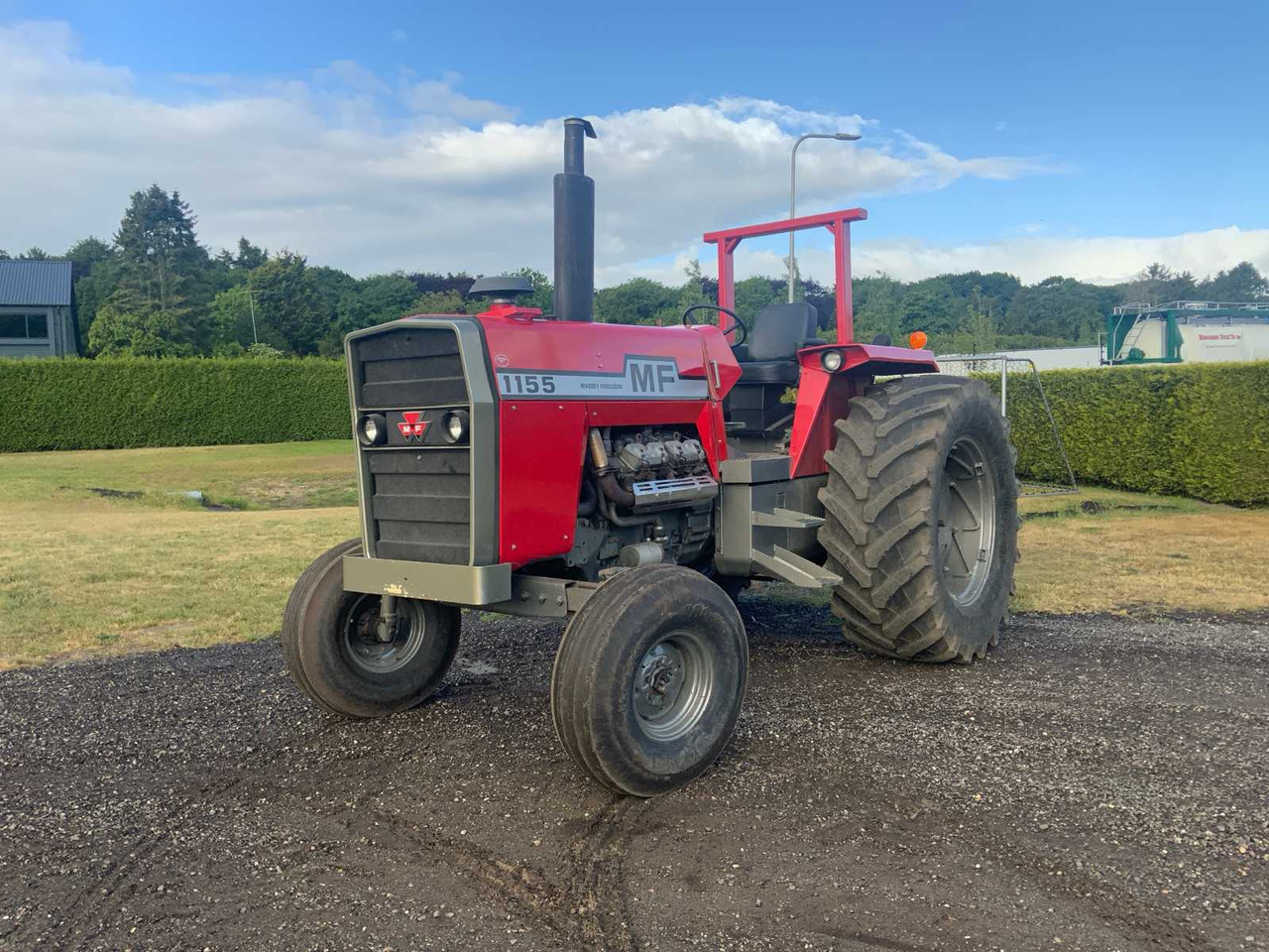 Massey ferguson MF 1155 - Tractor: foto 1 Massey ferguson MF 1155 - Tractor: foto 1